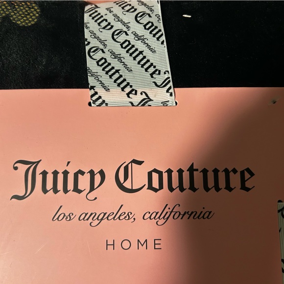 Juicy Couture Black and Gold Throw - Picture 1 of 2